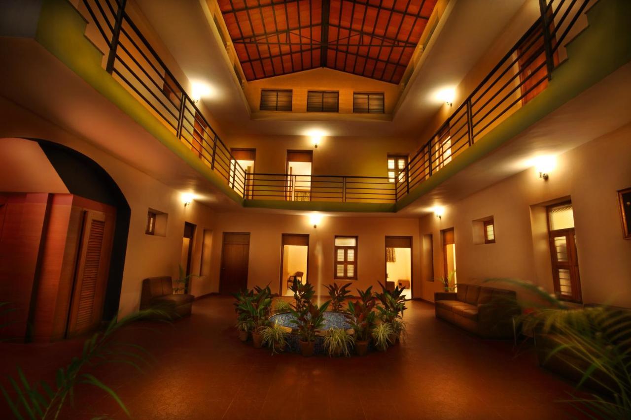 Kumar'S The White House Hotel Mysore Ngoại thất bức ảnh