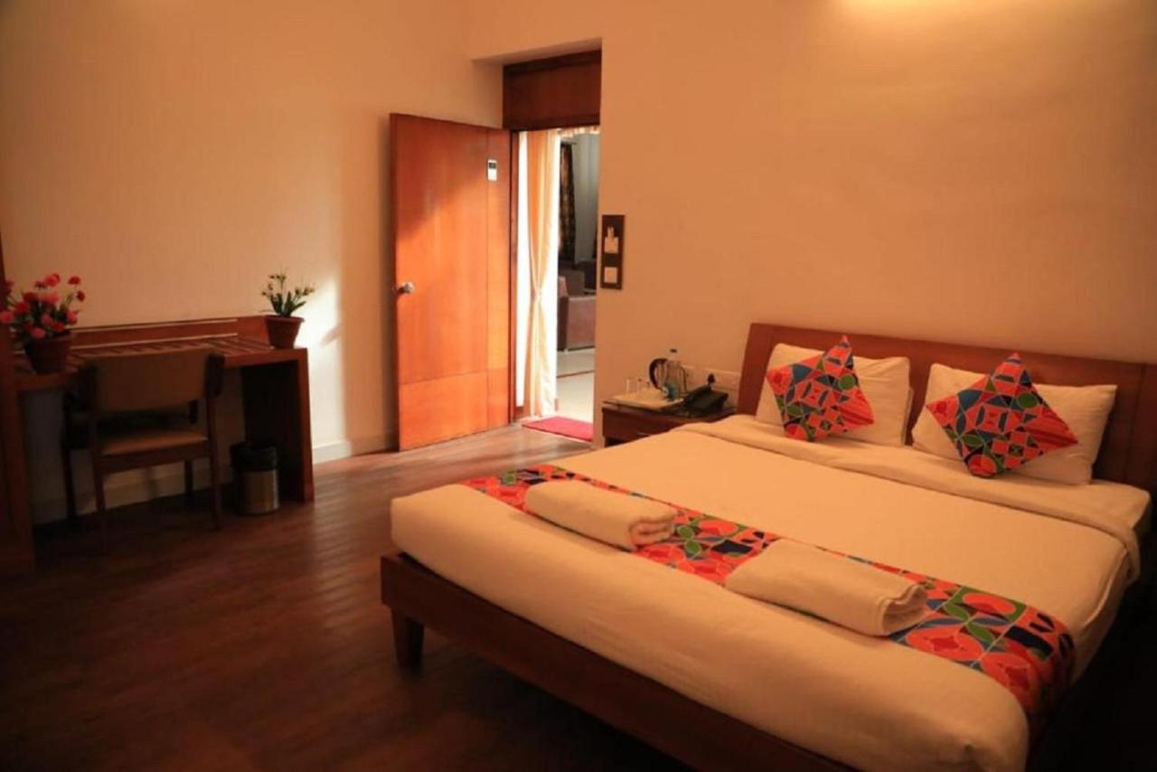 Kumar'S The White House Hotel Mysore Ngoại thất bức ảnh